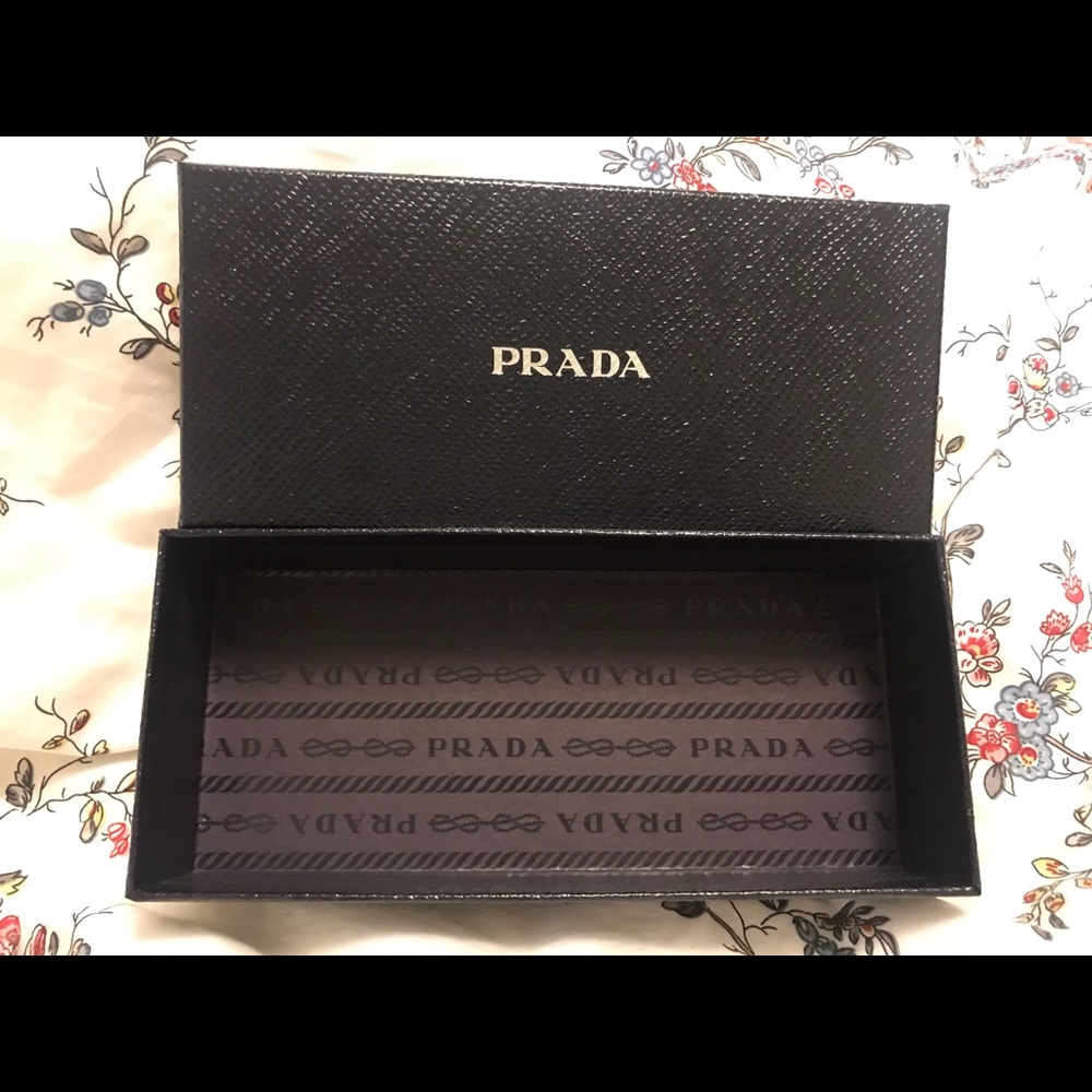 PRADA box - Picture 3 of 3